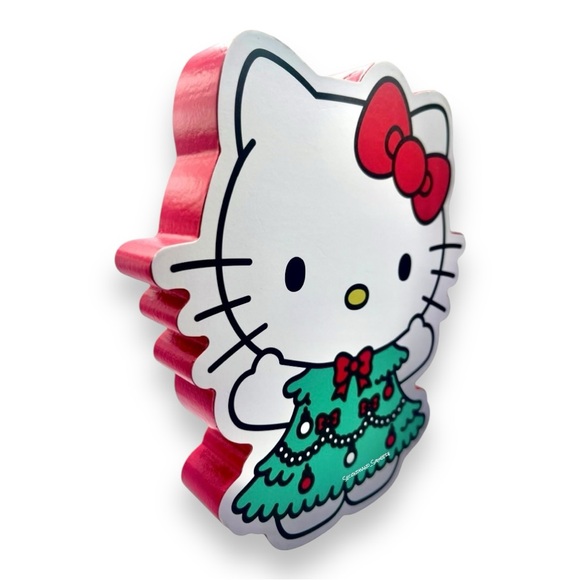🎄 Hello Kitty Christmas Wooden Plaque Decor - Picture 2 of 4